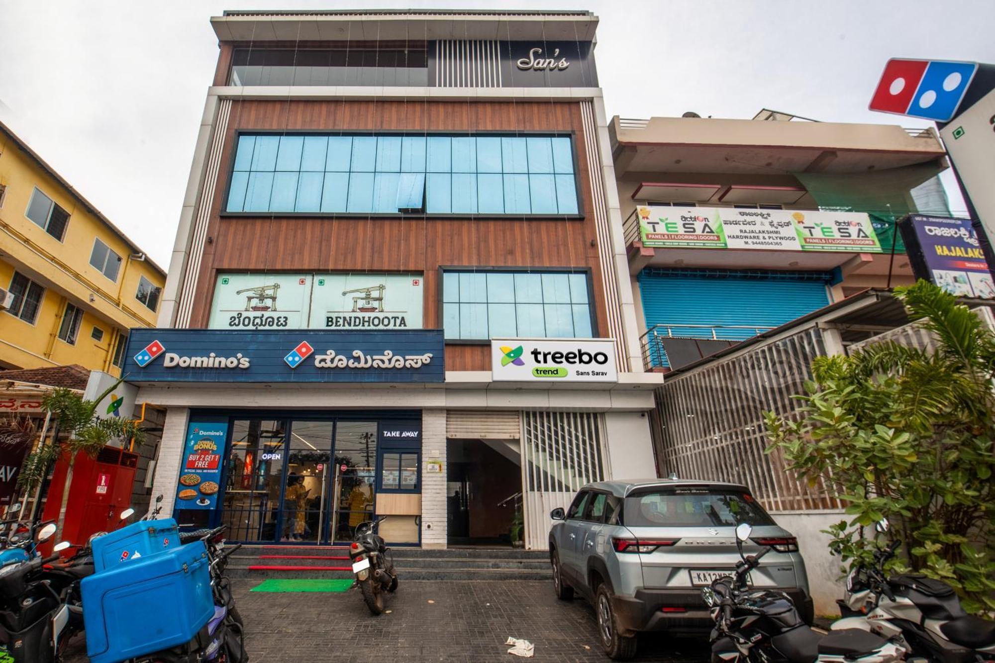 ホテル Treebo Sans Sarav Kushalnagar マディケーリ エクステリア 写真